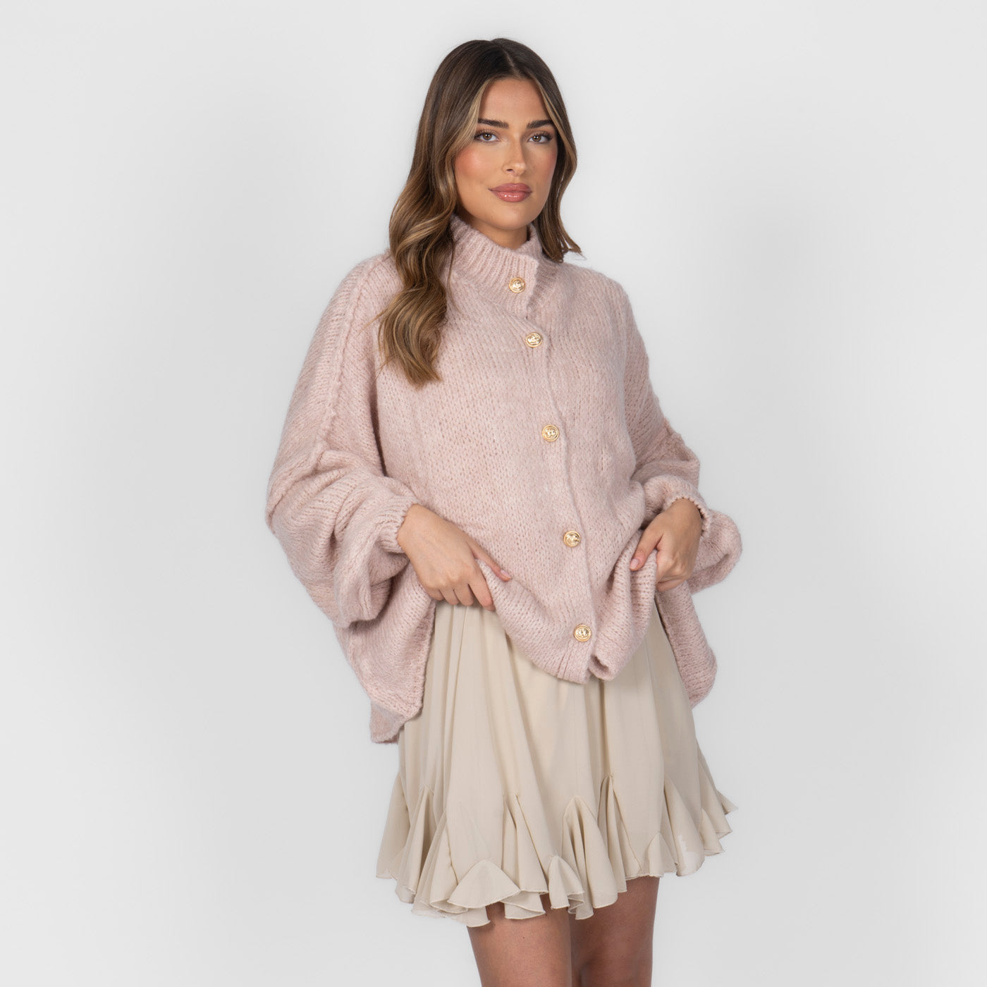 Maria Inês – Cardigan Oversized com Botões Statement de Luxo