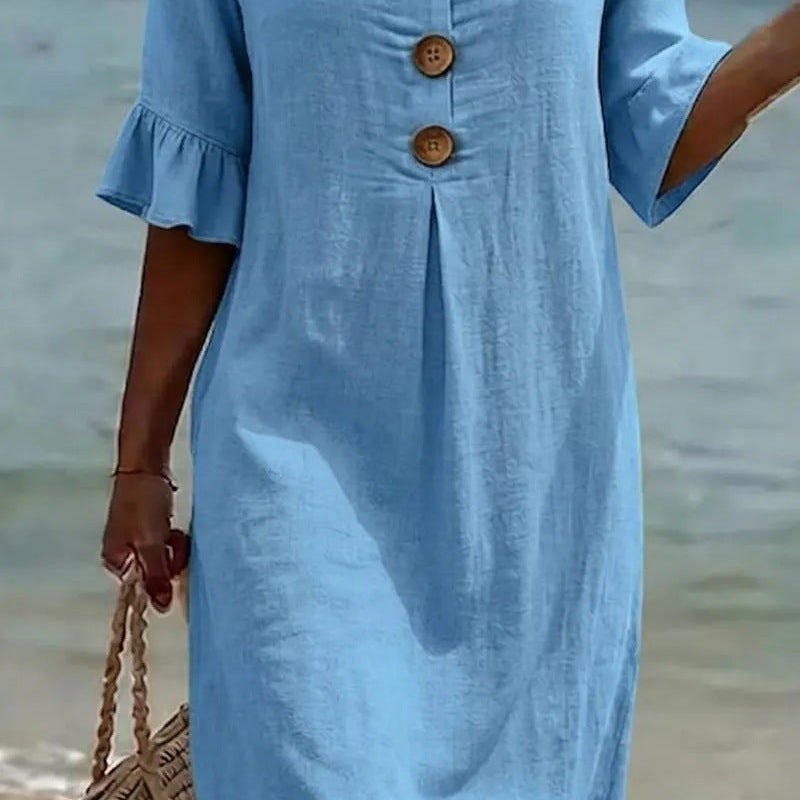 Vestido informal de mulher com botões
