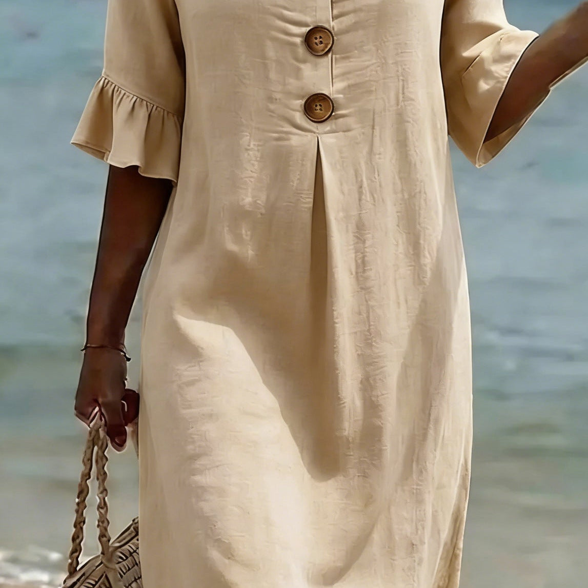 Vestido informal de mulher com botões