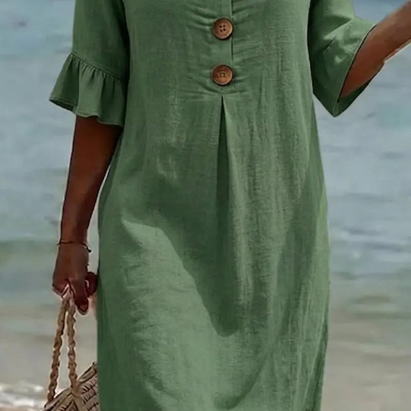 Vestido informal de mulher com botões