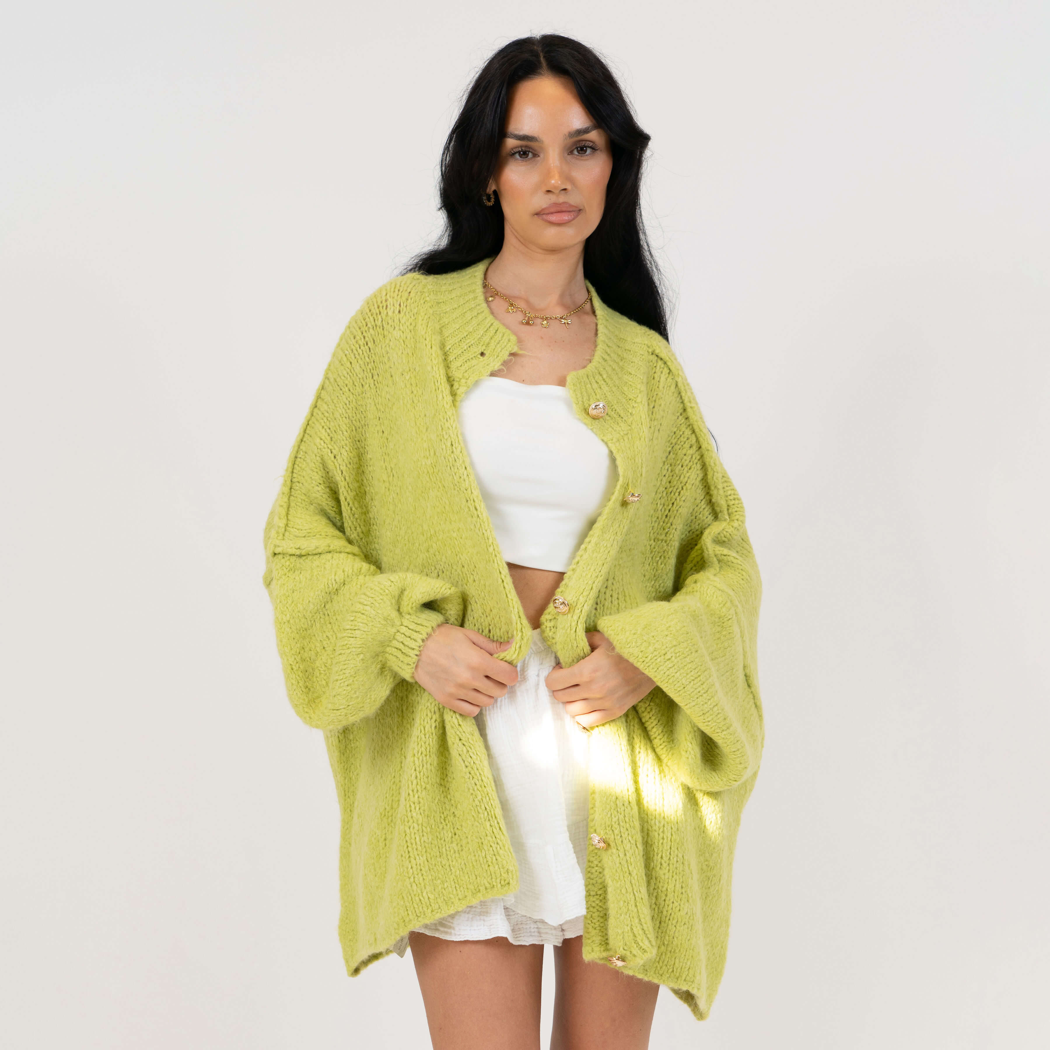 Maria Inês – Cardigan Oversized com Botões Statement de Luxo