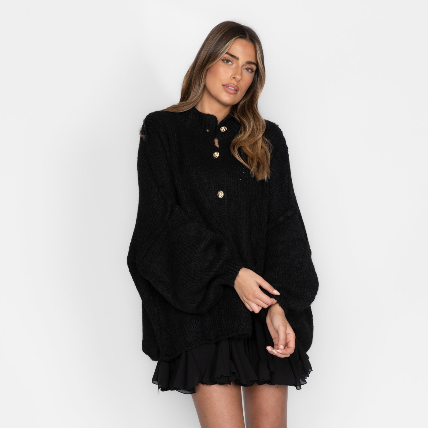 Maria Inês – Cardigan Oversized com Botões Statement de Luxo
