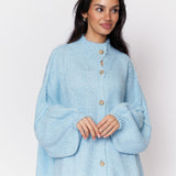 Maria Inês – Cardigan Oversized com Botões Statement de Luxo