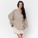 Maria Inês – Cardigan Oversized com Botões Statement de Luxo