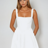 Carolina – Vestido de Gala com Decote Carmen e Saia Fluida