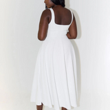 Carolina – Vestido de Gala com Decote Carmen e Saia Fluida