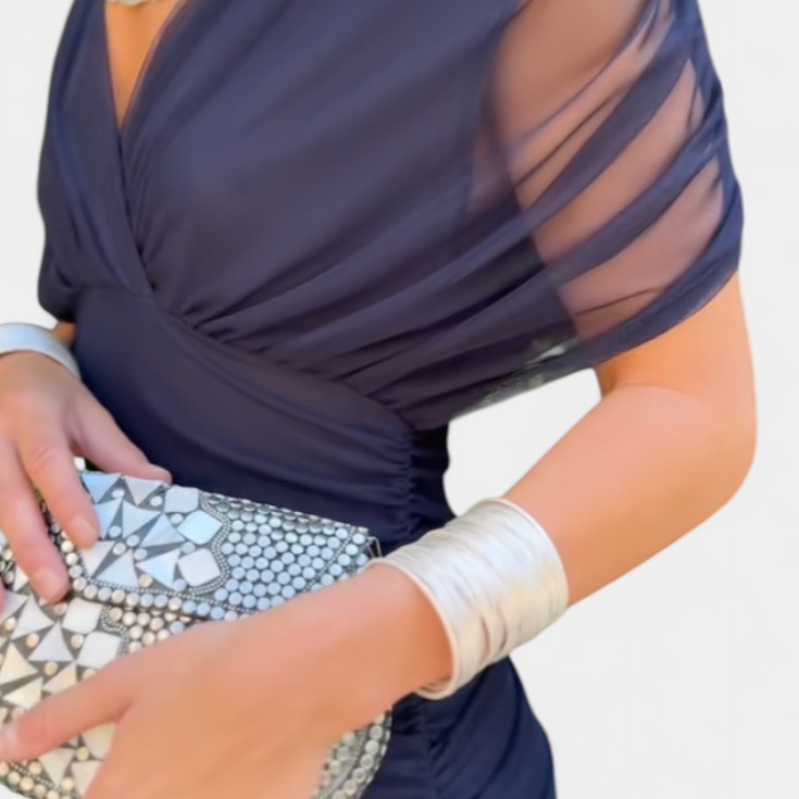 Alondra – Vestido com Estampa Floral e Cintura Esculpida