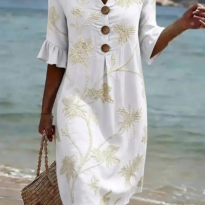Vestido informal de mulher com botões