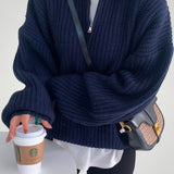 Celine – O Pulôver de Gola Dobrada