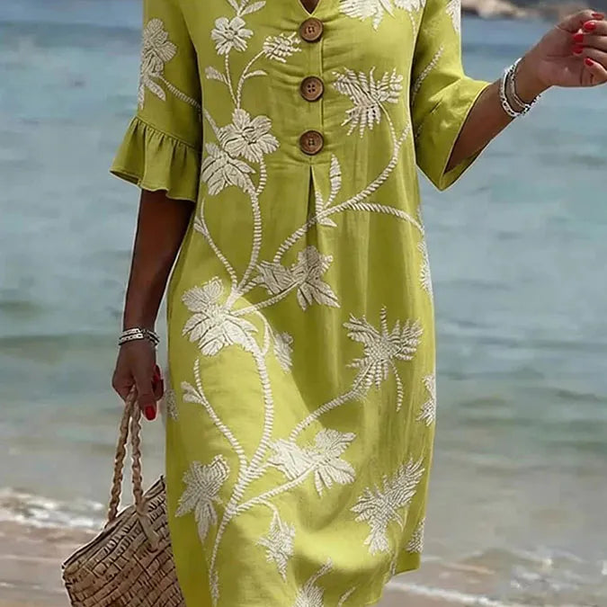 Vestido informal de mulher com botões